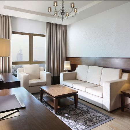 Metropolitan Hotel Dubai Esterno foto