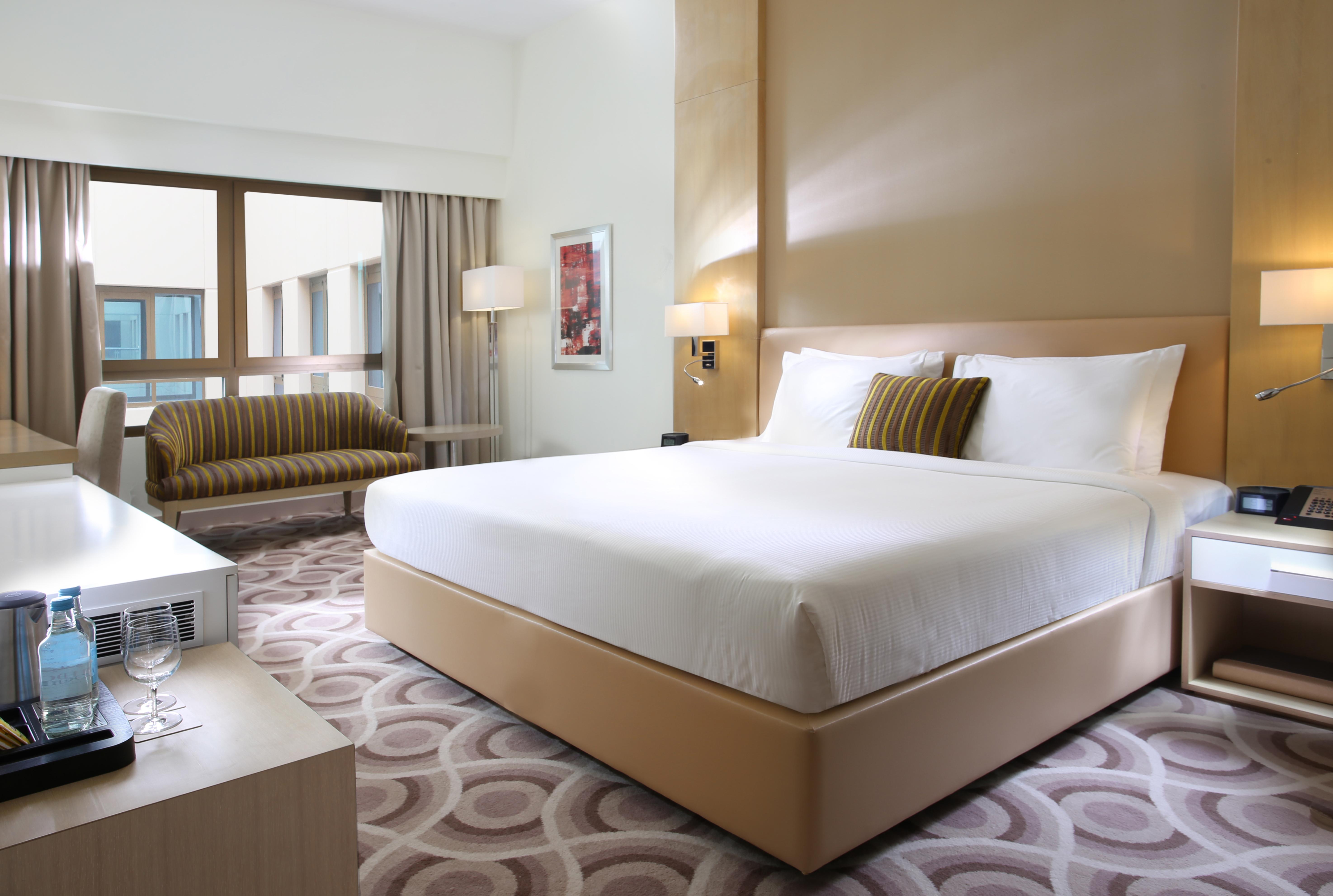 Metropolitan Hotel Dubai Esterno foto