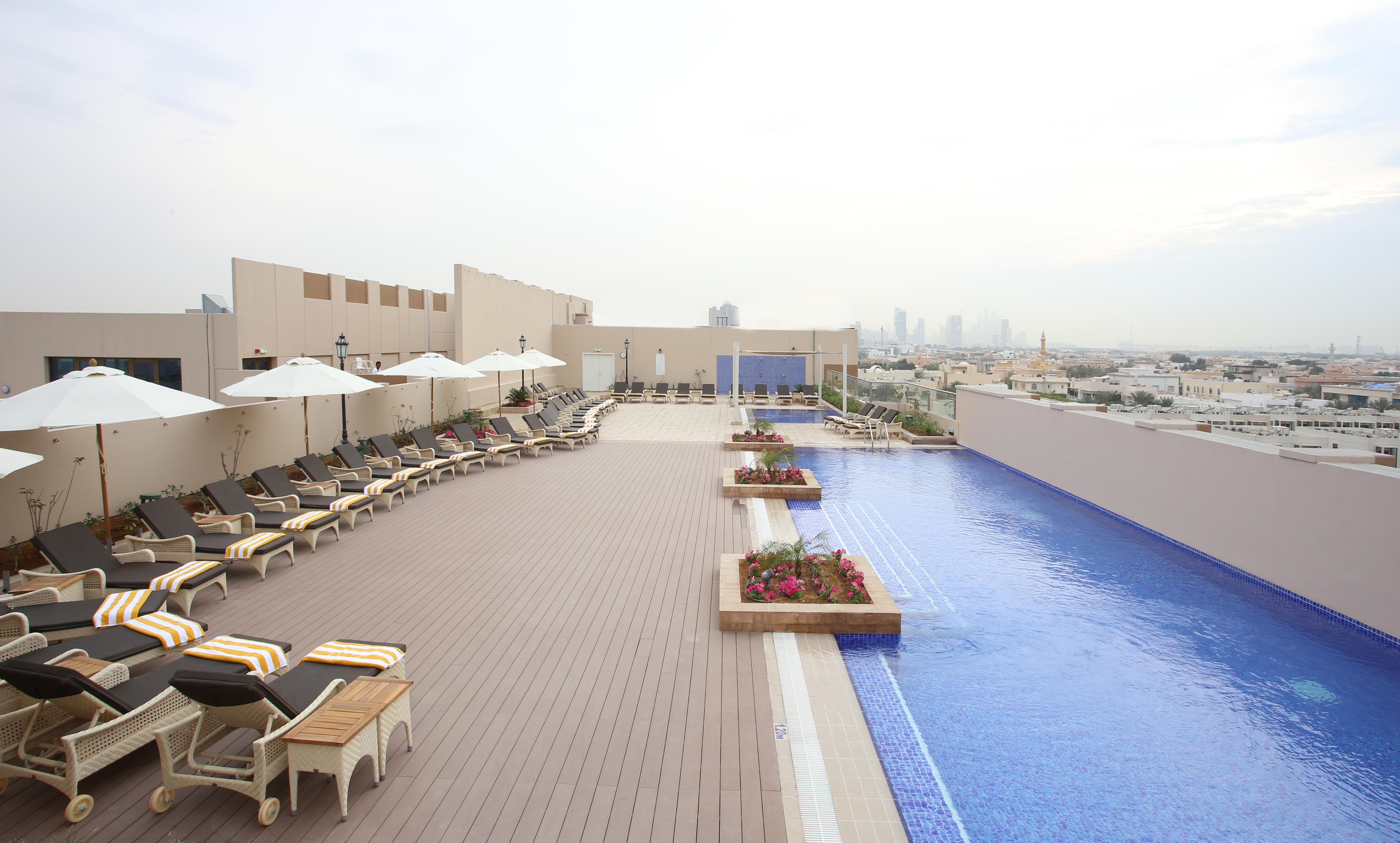 Metropolitan Hotel Dubai Esterno foto