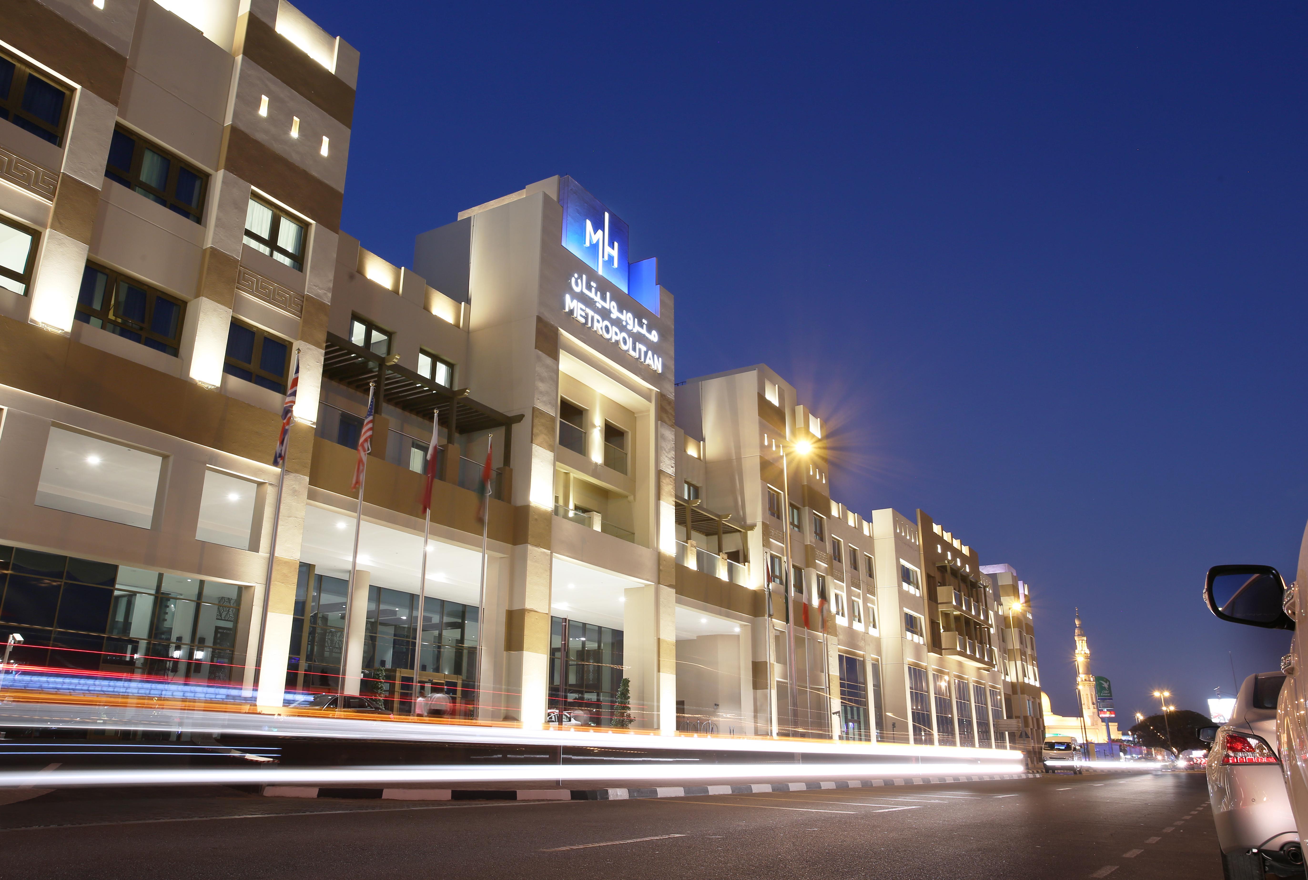 Metropolitan Hotel Dubai Esterno foto