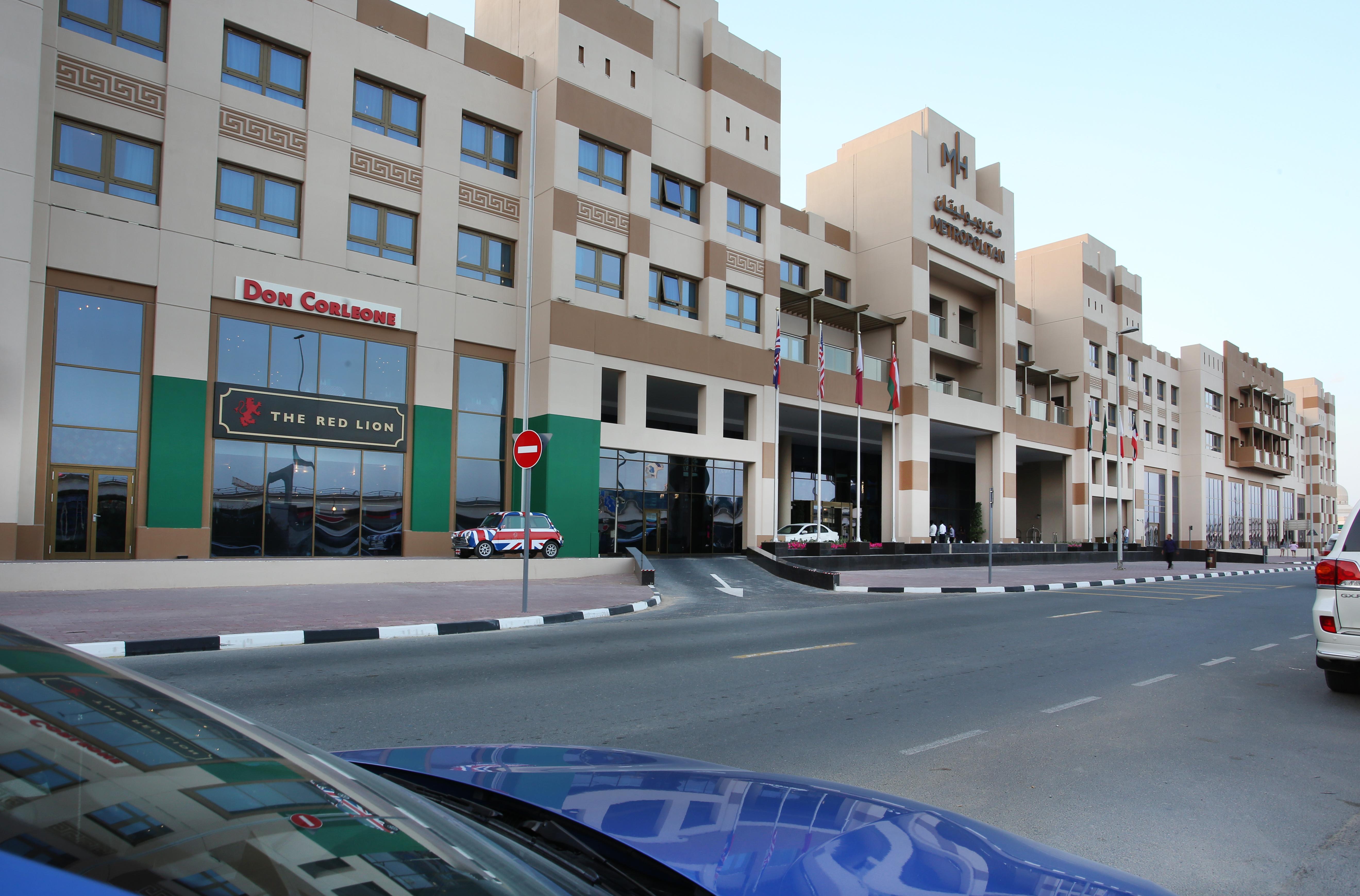 Metropolitan Hotel Dubai Esterno foto