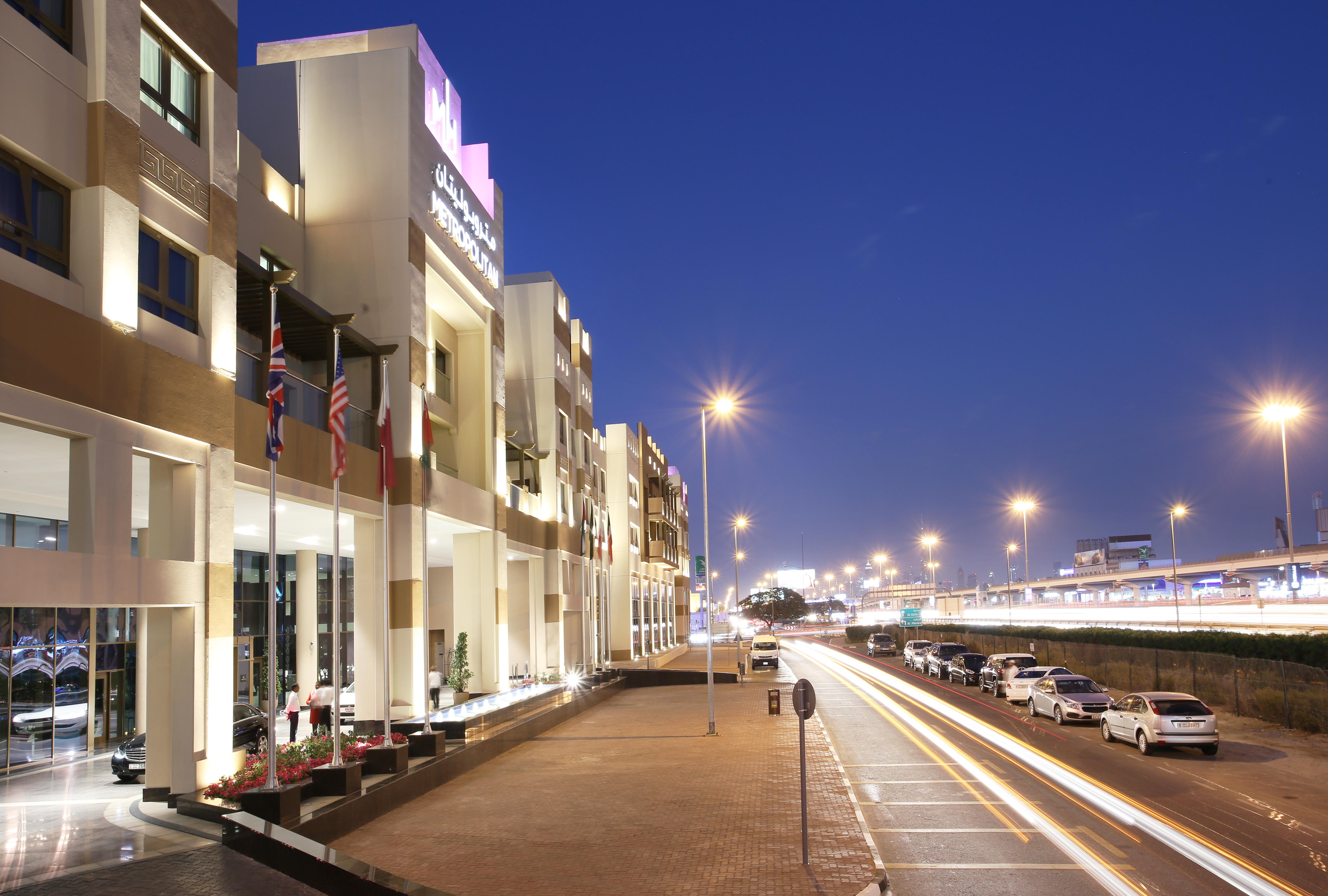 Metropolitan Hotel Dubai Esterno foto