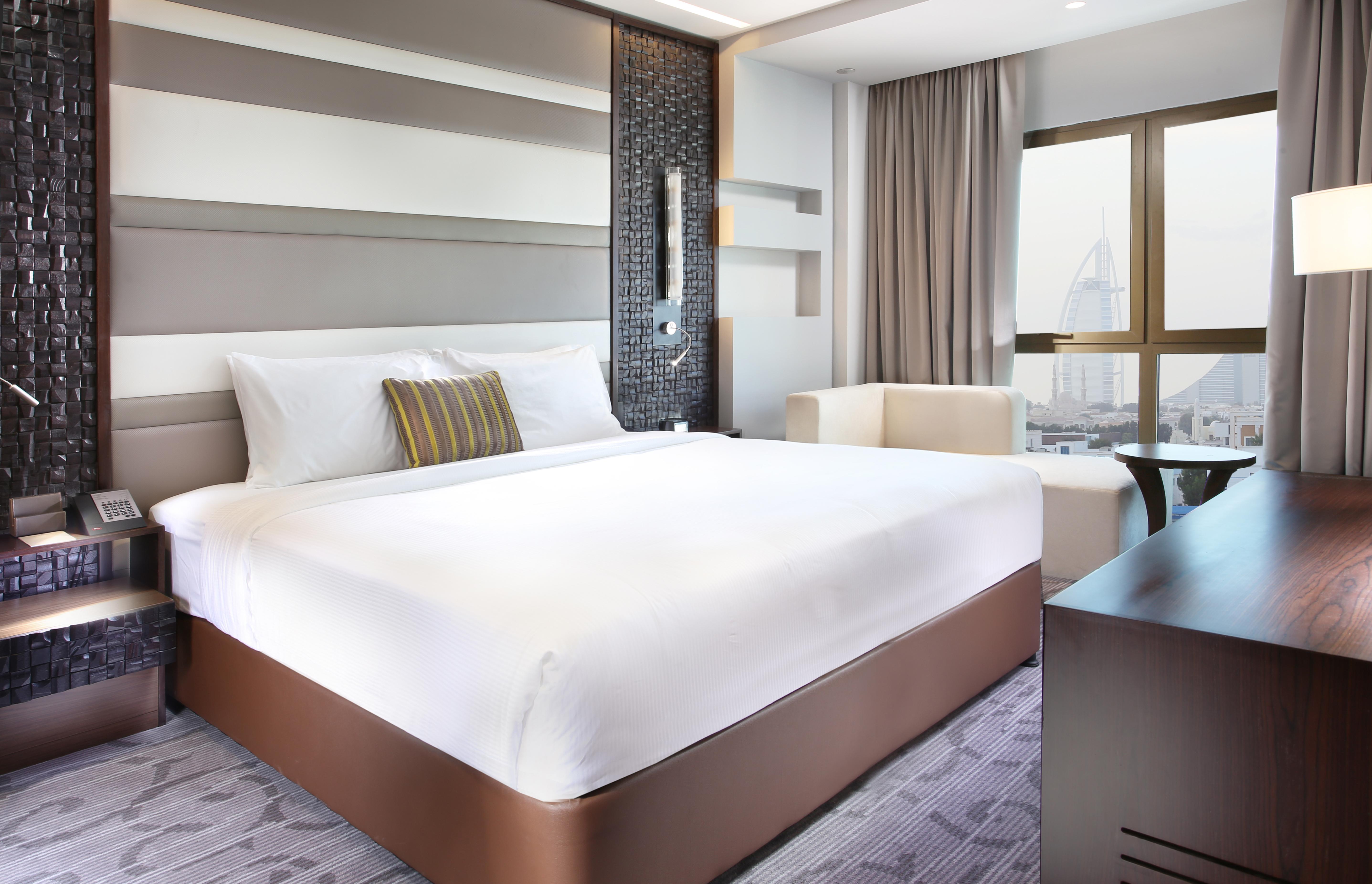 Metropolitan Hotel Dubai Esterno foto