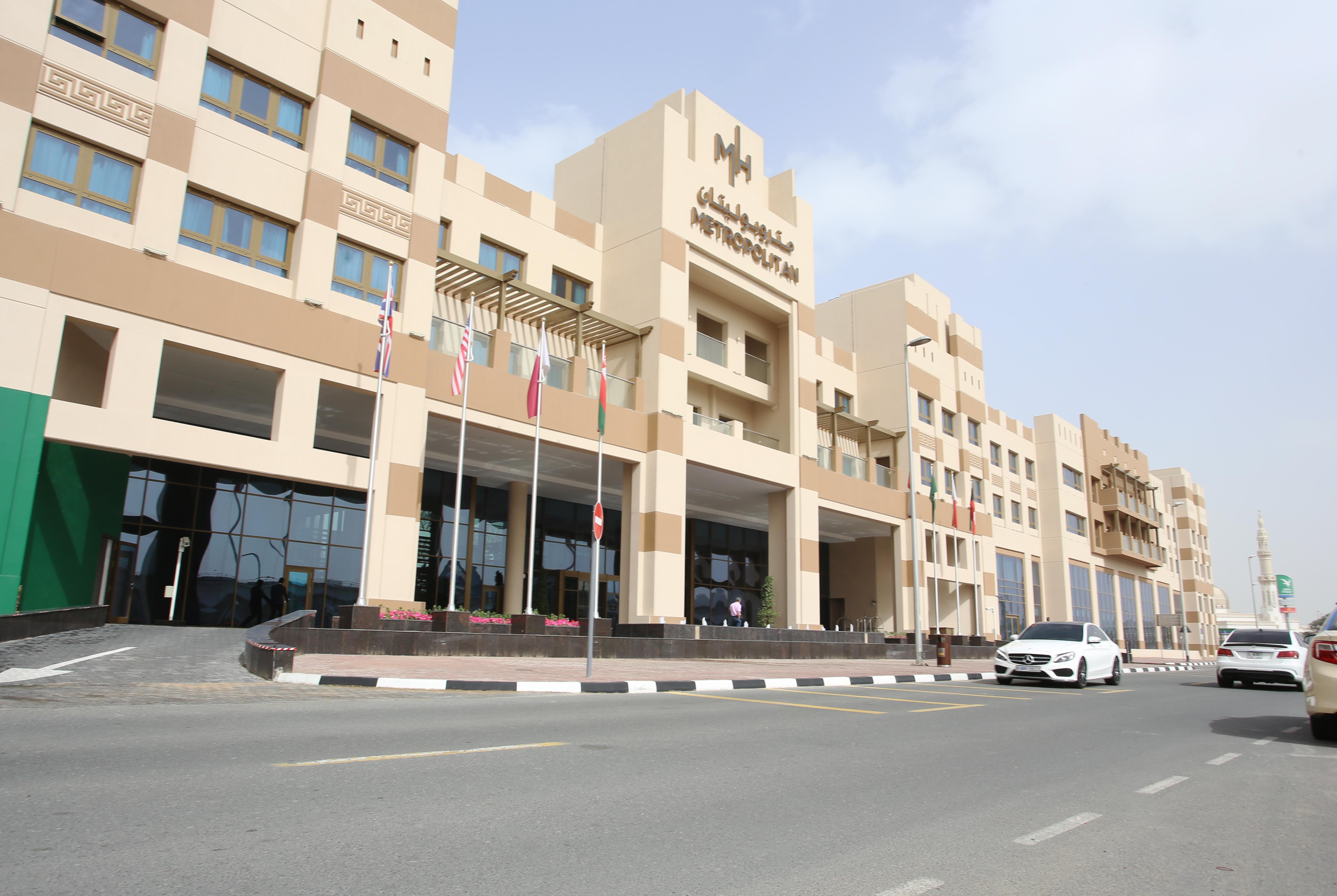 Metropolitan Hotel Dubai Esterno foto