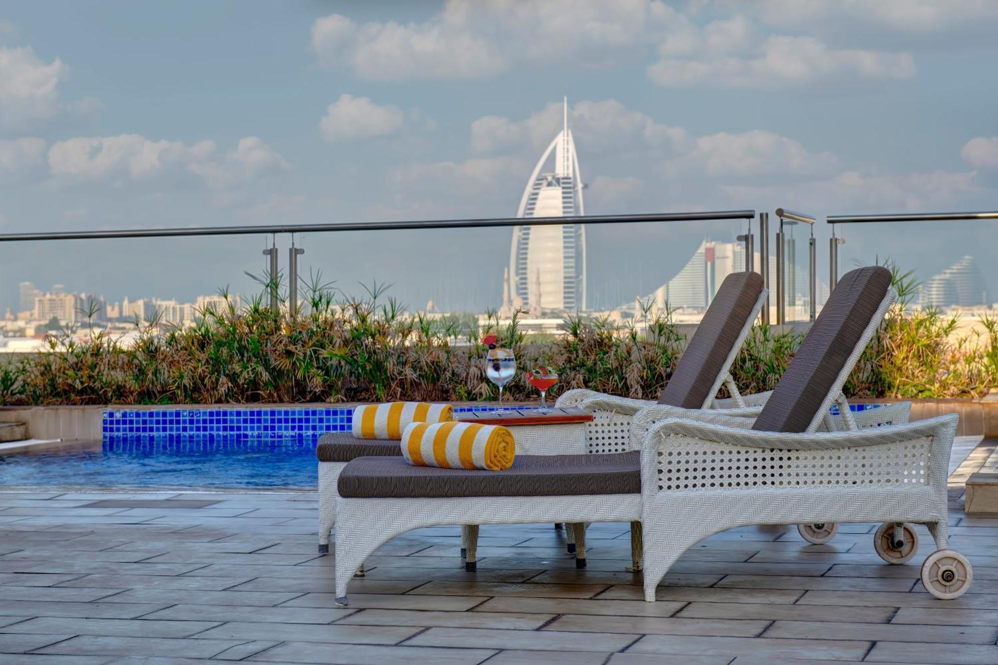 Metropolitan Hotel Dubai Esterno foto