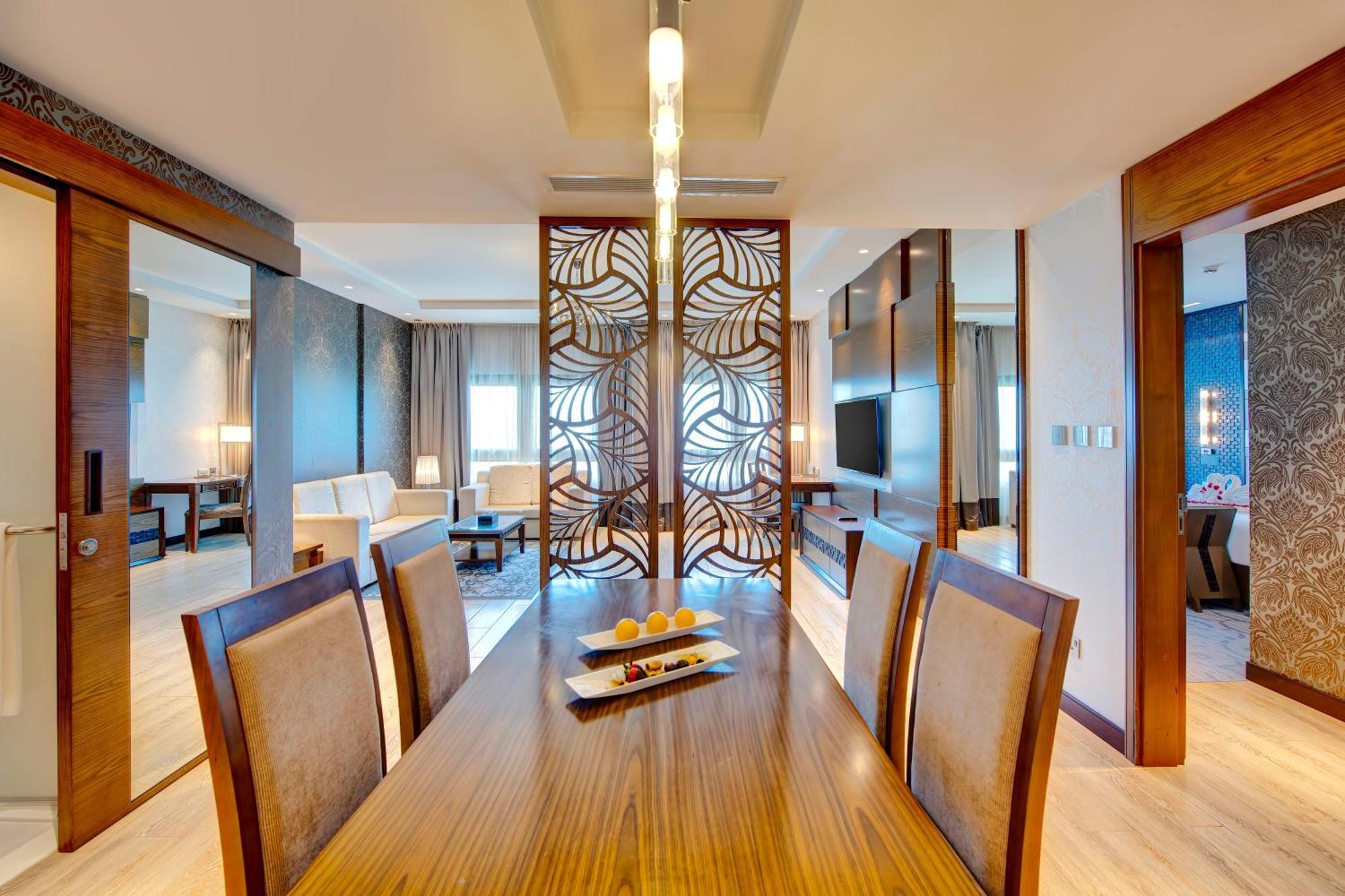 Metropolitan Hotel Dubai Esterno foto